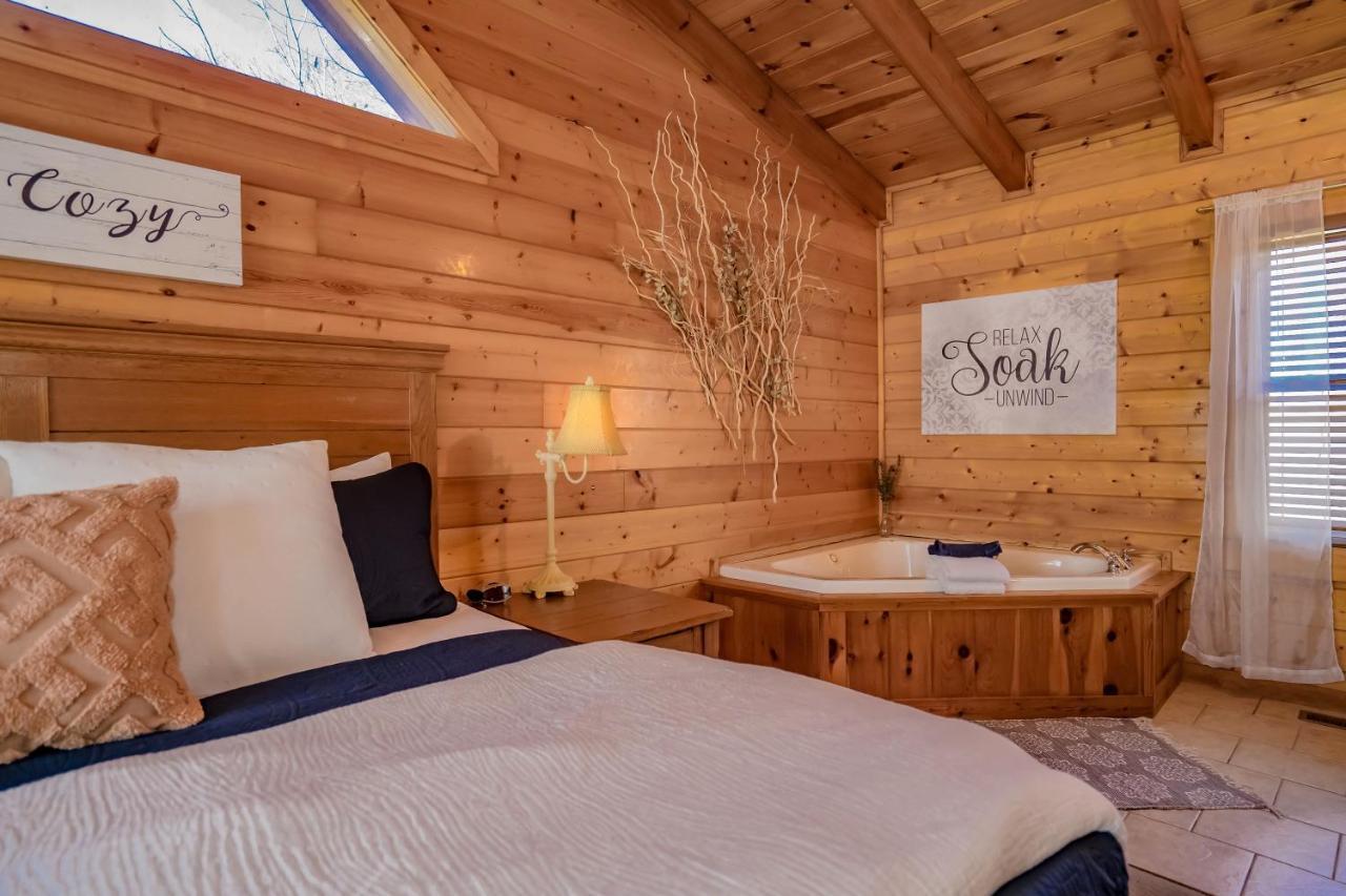 *Family Friendly Cabin Near Dollywood! Pigeon Forge Luaran gambar