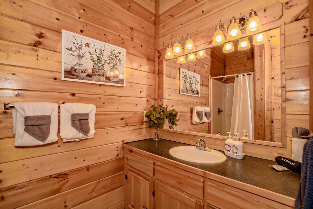 *Family Friendly Cabin Near Dollywood! Pigeon Forge Luaran gambar